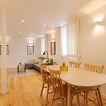 דירה The Yellow House - Duplex