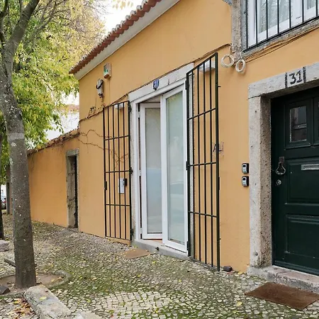 The Yellow House - Duplex דירה ליסבון
