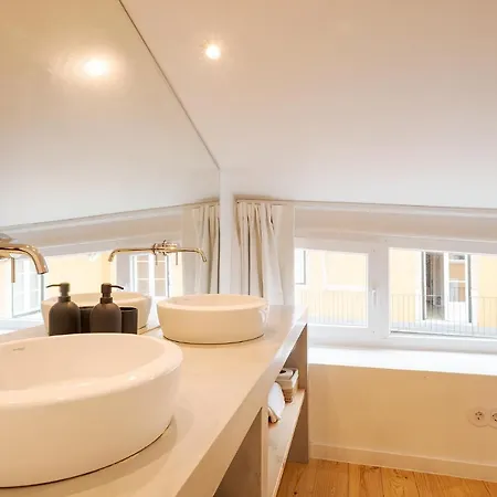 Appartement The Yellow House Spacious Duplex In Prazeres District *