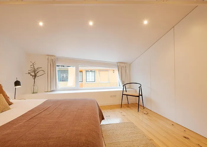 The Yellow House - Duplex Apartment *