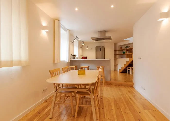 The Yellow House - Duplex *